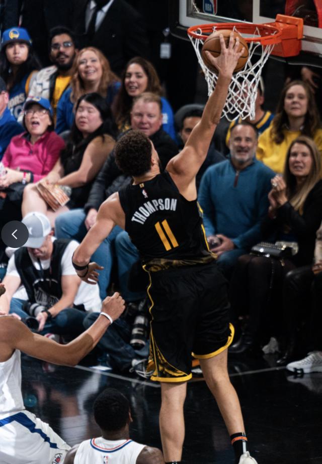 kaiyun.com-维金斯三分高效 克雷渐入佳境 勇士群星重回正轨